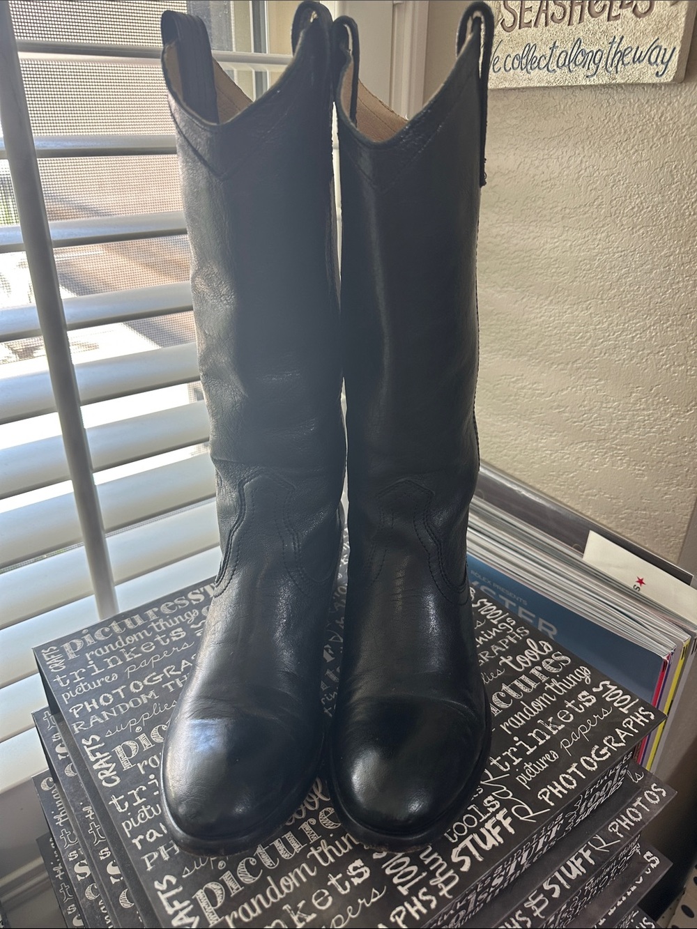 Frye Carson black leather boot size 5.5